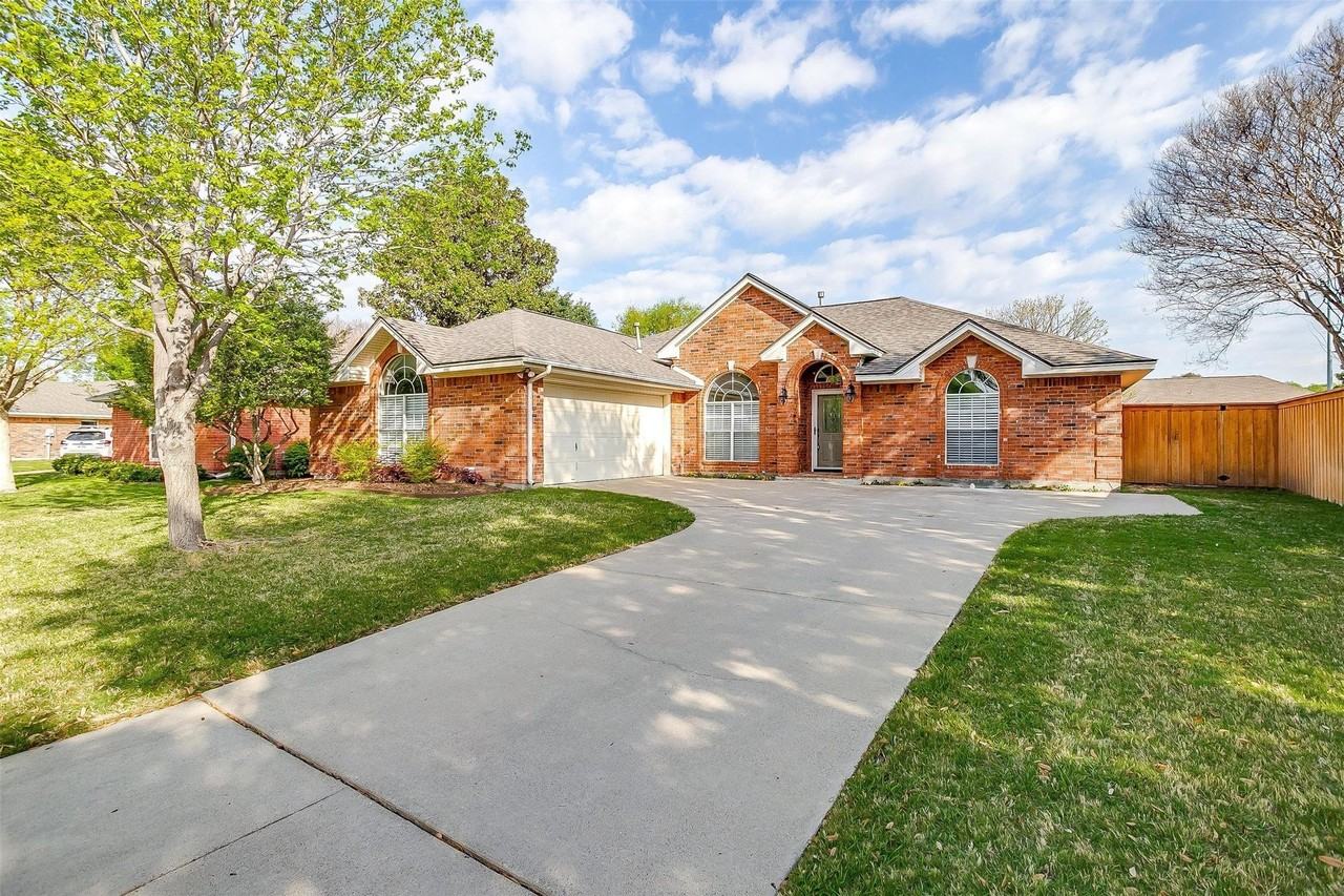 3212 Riverwood Dr - Photo 2 of 34
