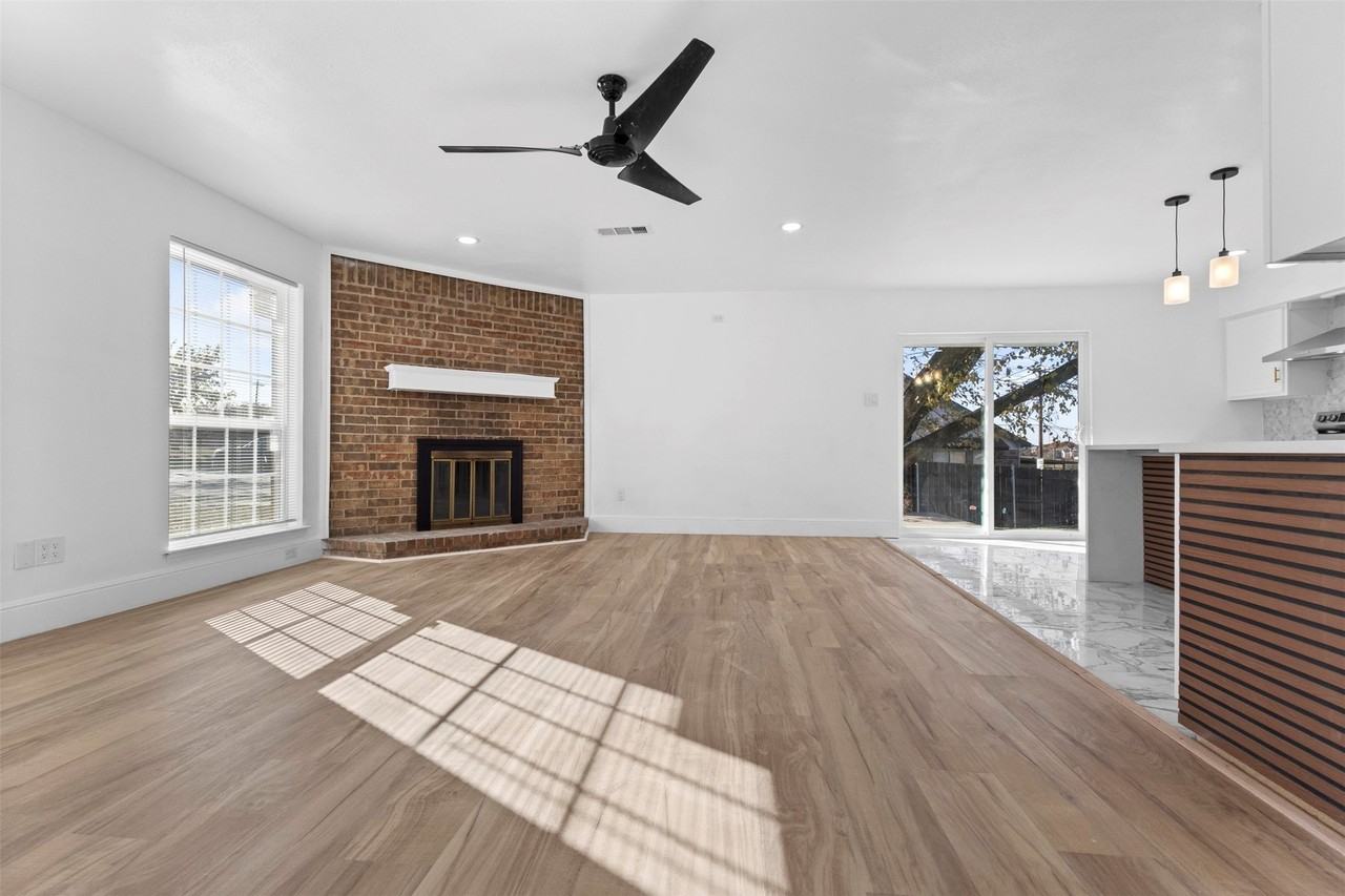 1003 Bellflower Ct - Photo 4 of 27