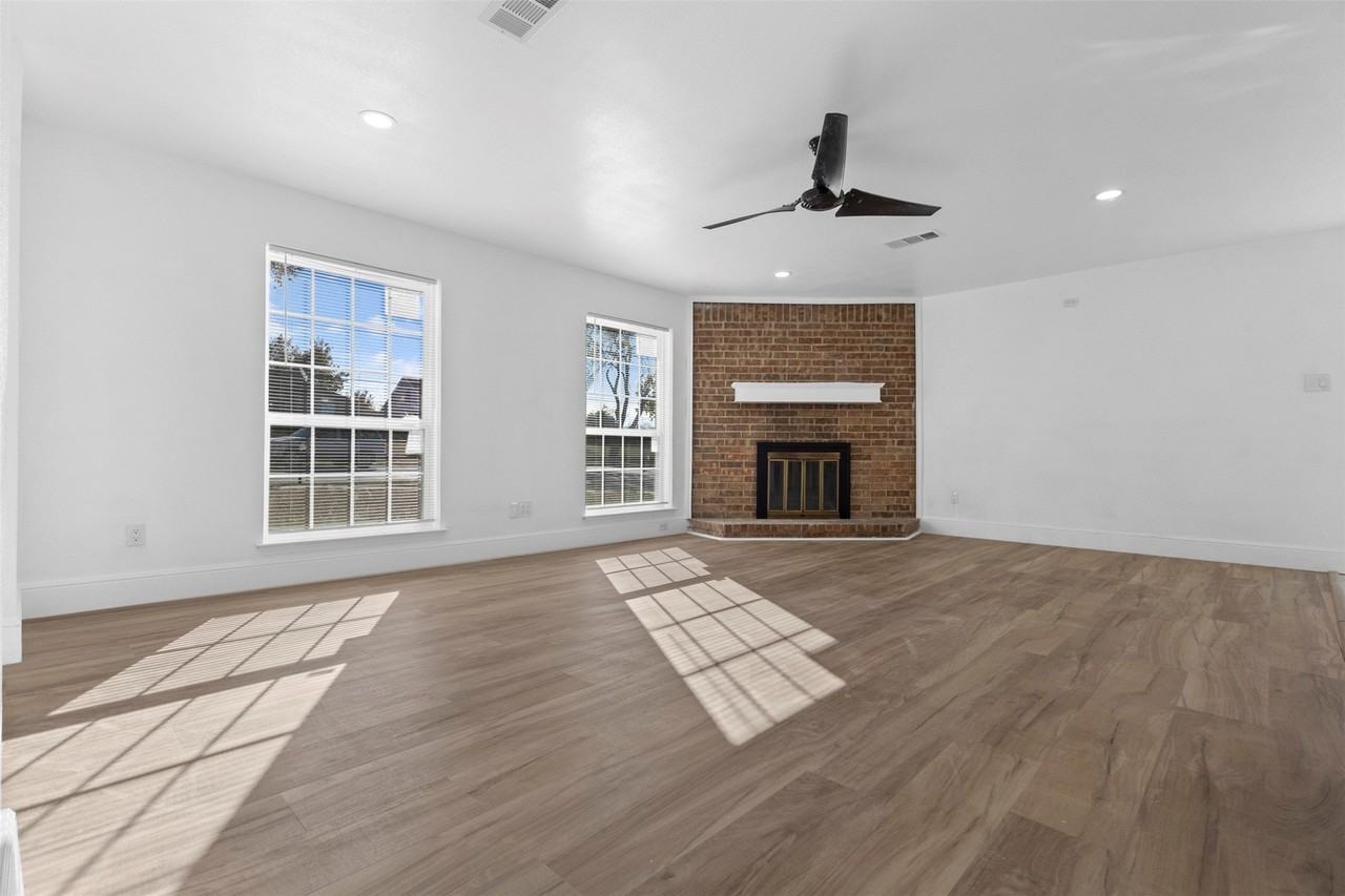 1003 Bellflower Ct - Photo 5 of 27
