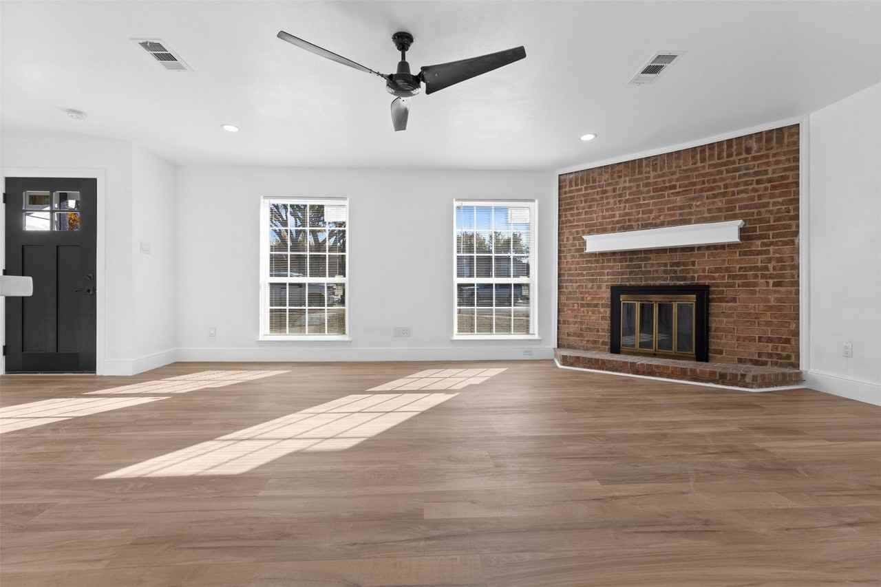 1003 Bellflower Ct - Photo 6 of 27
