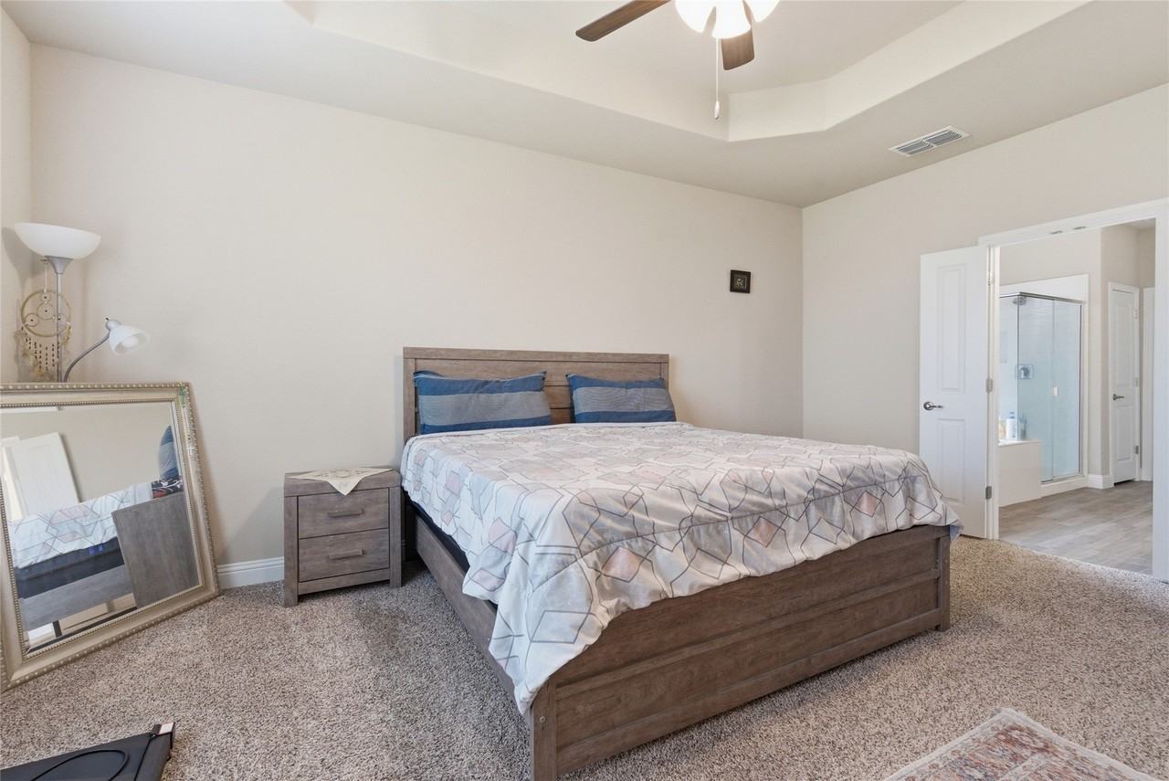 1012 Kensington Way - Photo 6 of 34