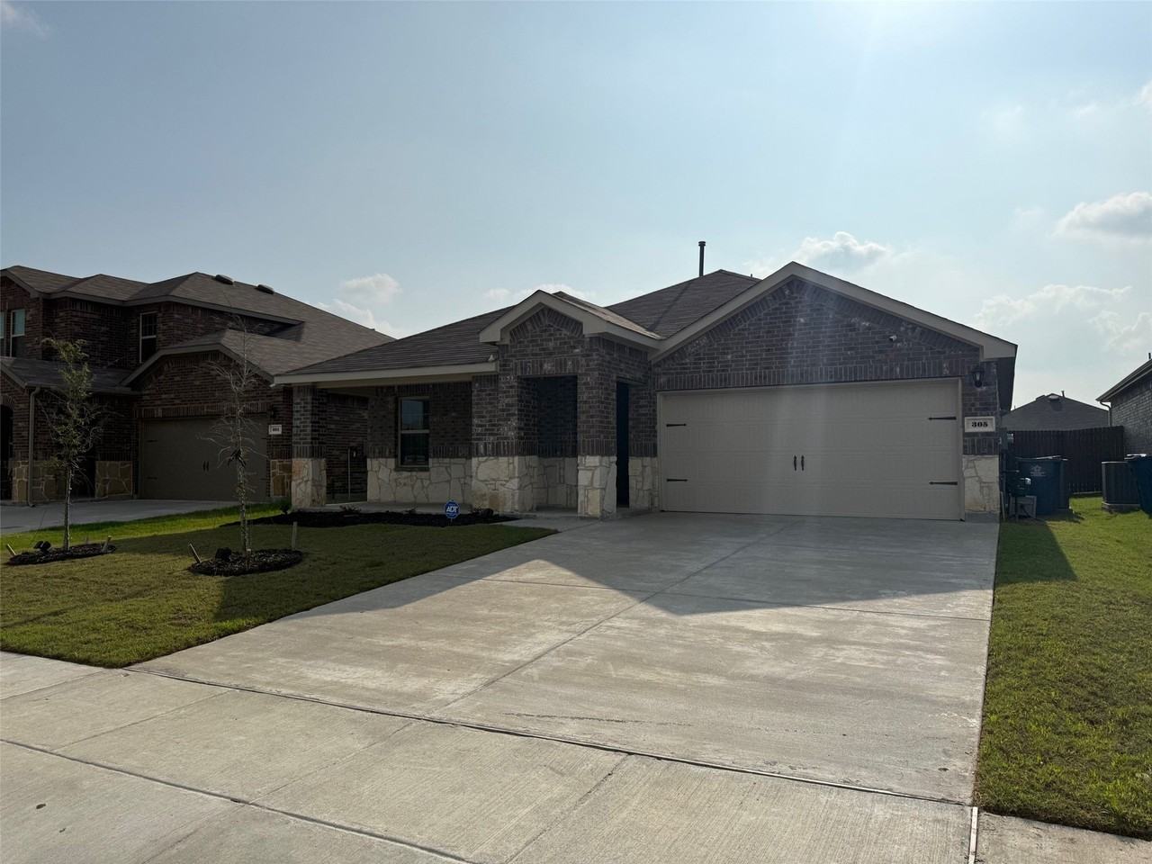 305 Charmed Way - Photo 2 of 36