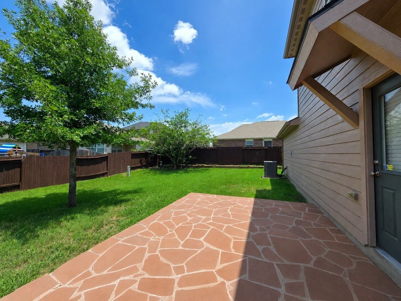 110 Outfitters Ct - Photo 4 of 18