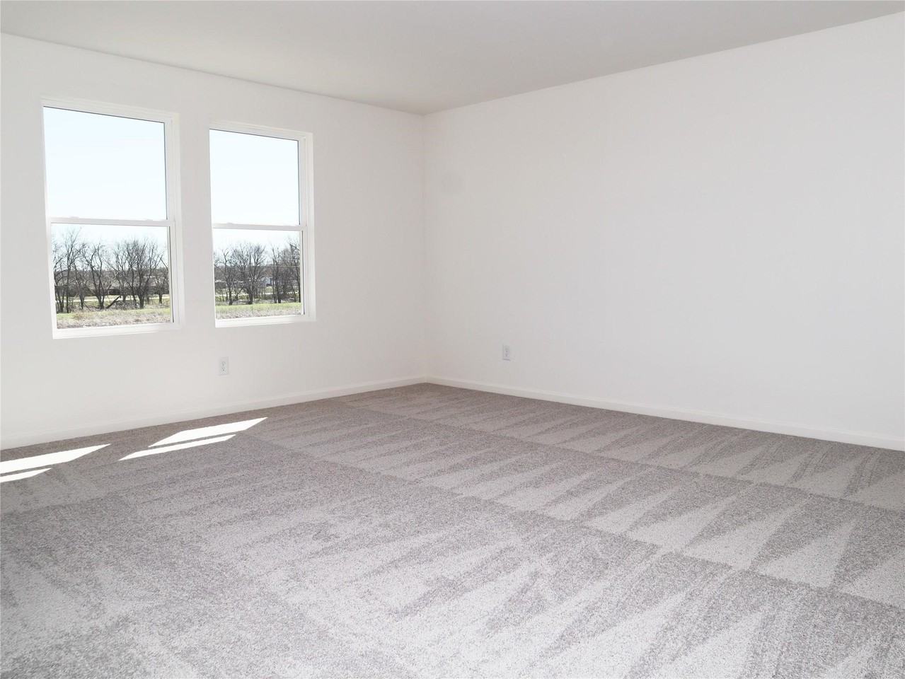 831 Lexington Ln - Photo 5 of 12