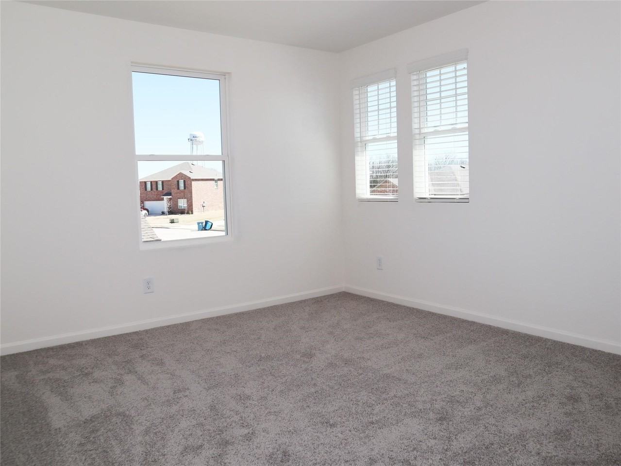 831 Lexington Ln - Photo 7 of 12