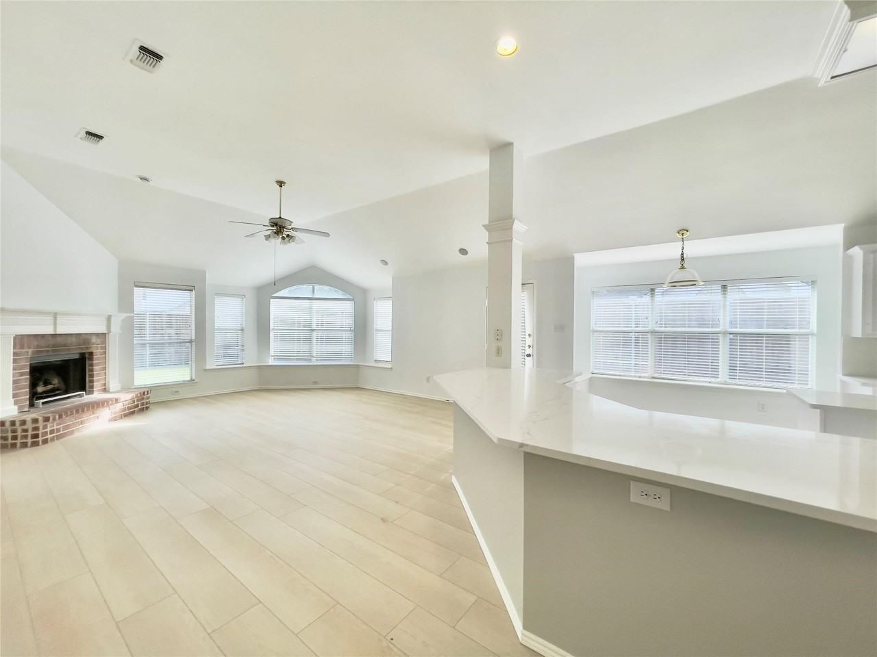 11002 Tree Shadow Ln - Photo 4 of 35