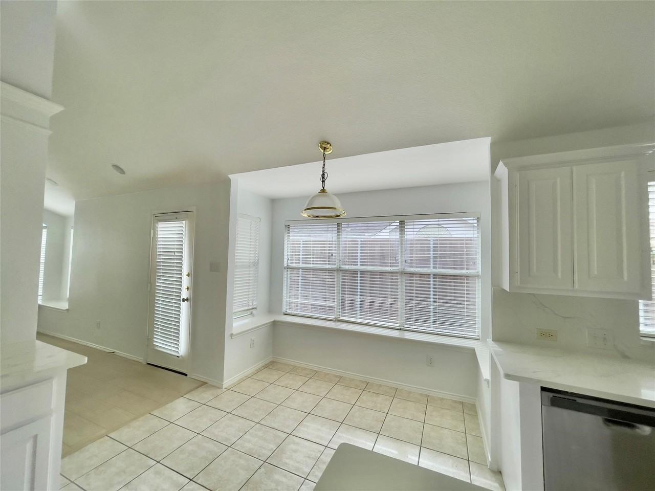 11002 Tree Shadow Ln - Photo 7 of 35