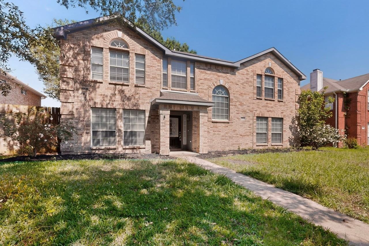 2302 Dana Dr - Photo 4 of 40