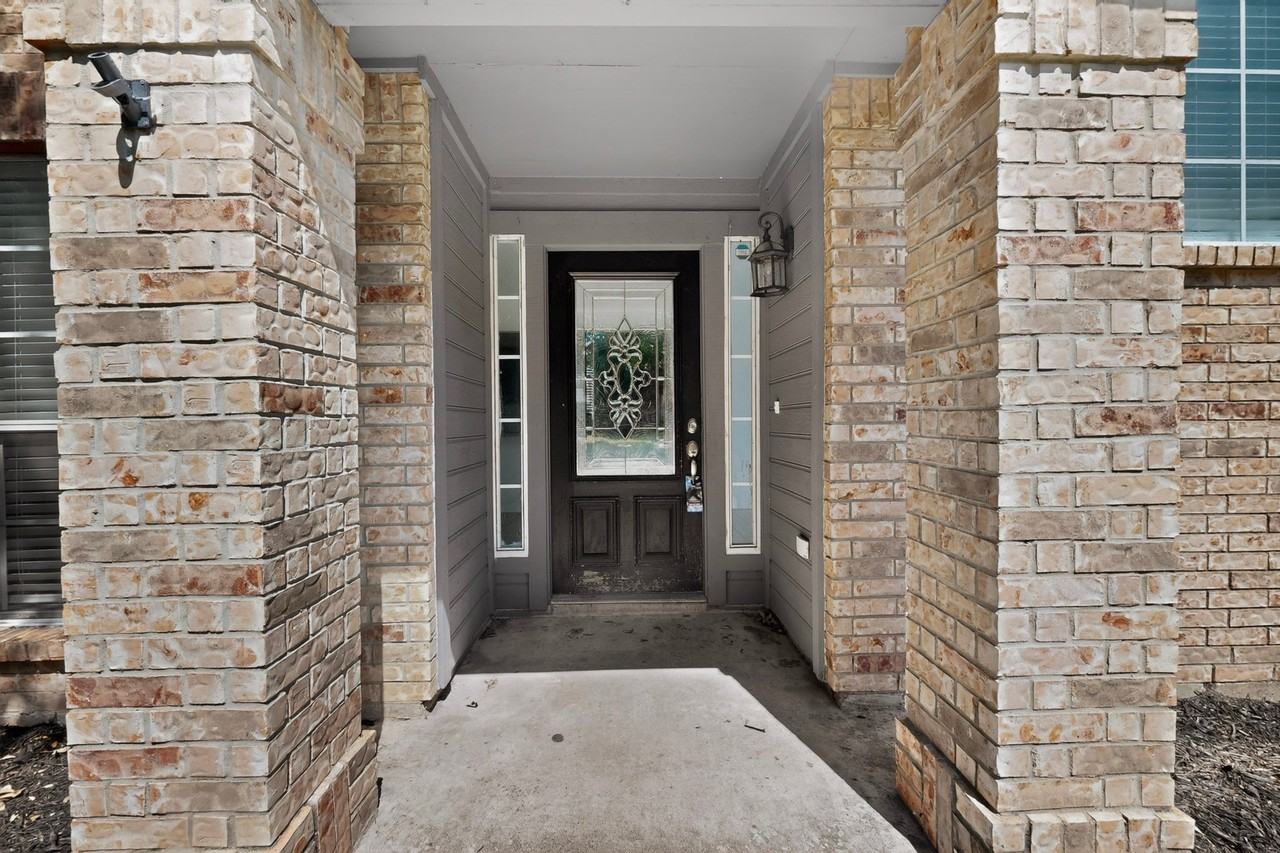 2302 Dana Dr - Photo 5 of 40