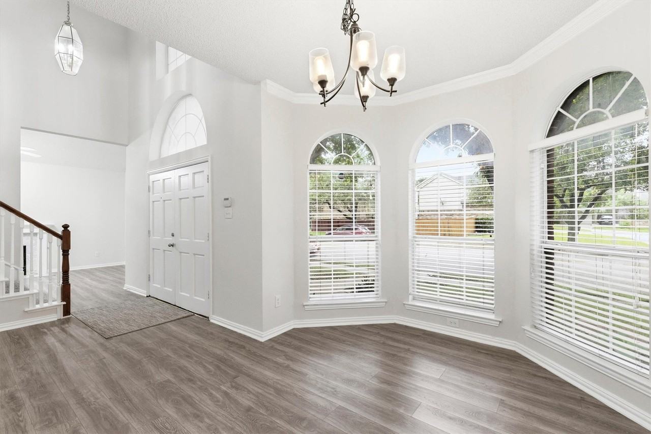 306 Santa Fe Trl - Photo 7 of 30