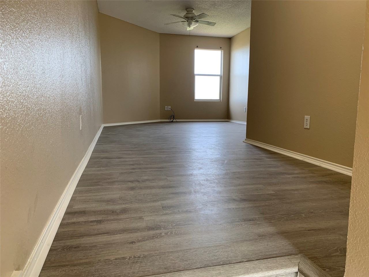 9512 George Bush Dr - Photo 6 of 12