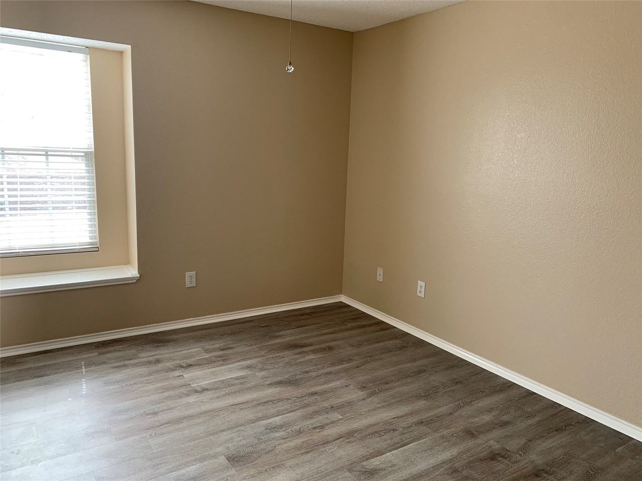 9512 George Bush Dr - Photo 7 of 12