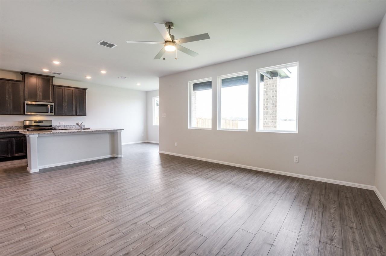 737 Santa Lucia Dr - Photo 3 of 24