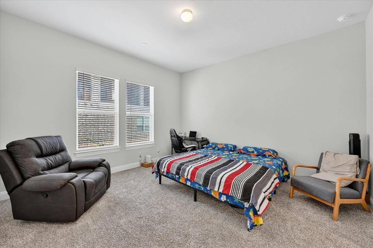 4164 Kearsage Dr - Photo 4 of 35