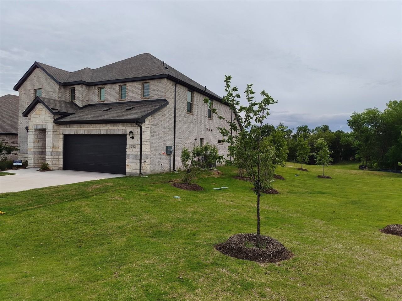 3403 Copperwood Dr - Photo 2 of 40