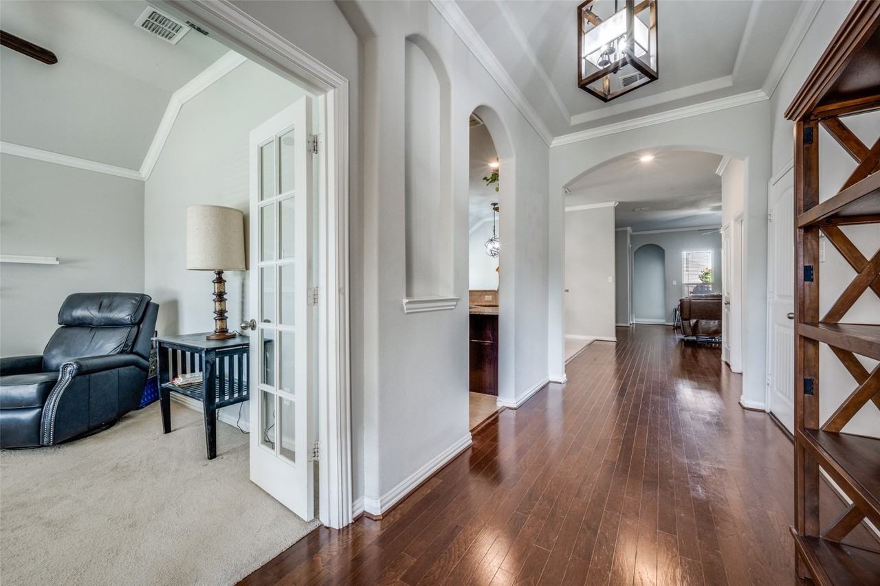 1913 Pavilion Ln - Photo 6 of 23