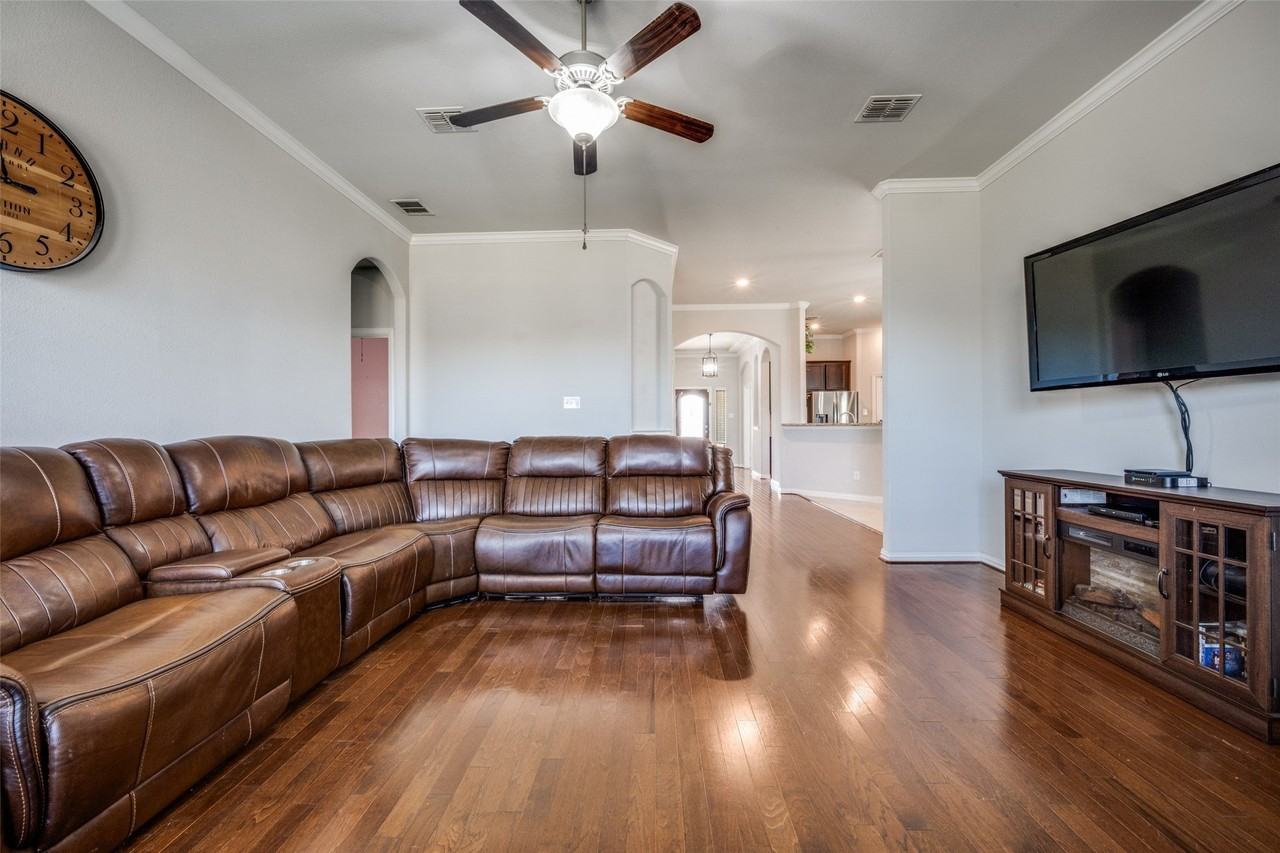 1913 Pavilion Ln - Photo 7 of 23