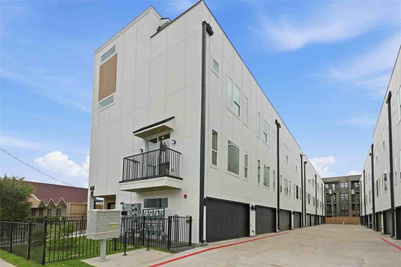 4315 San Jacinto St #101