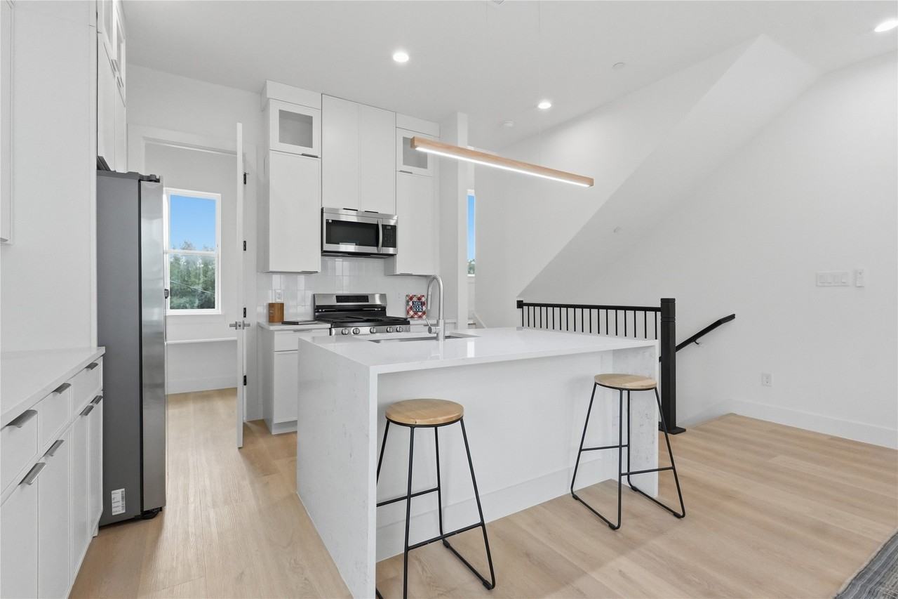 4315 San Jacinto St #101 - Photo 6 of 22
