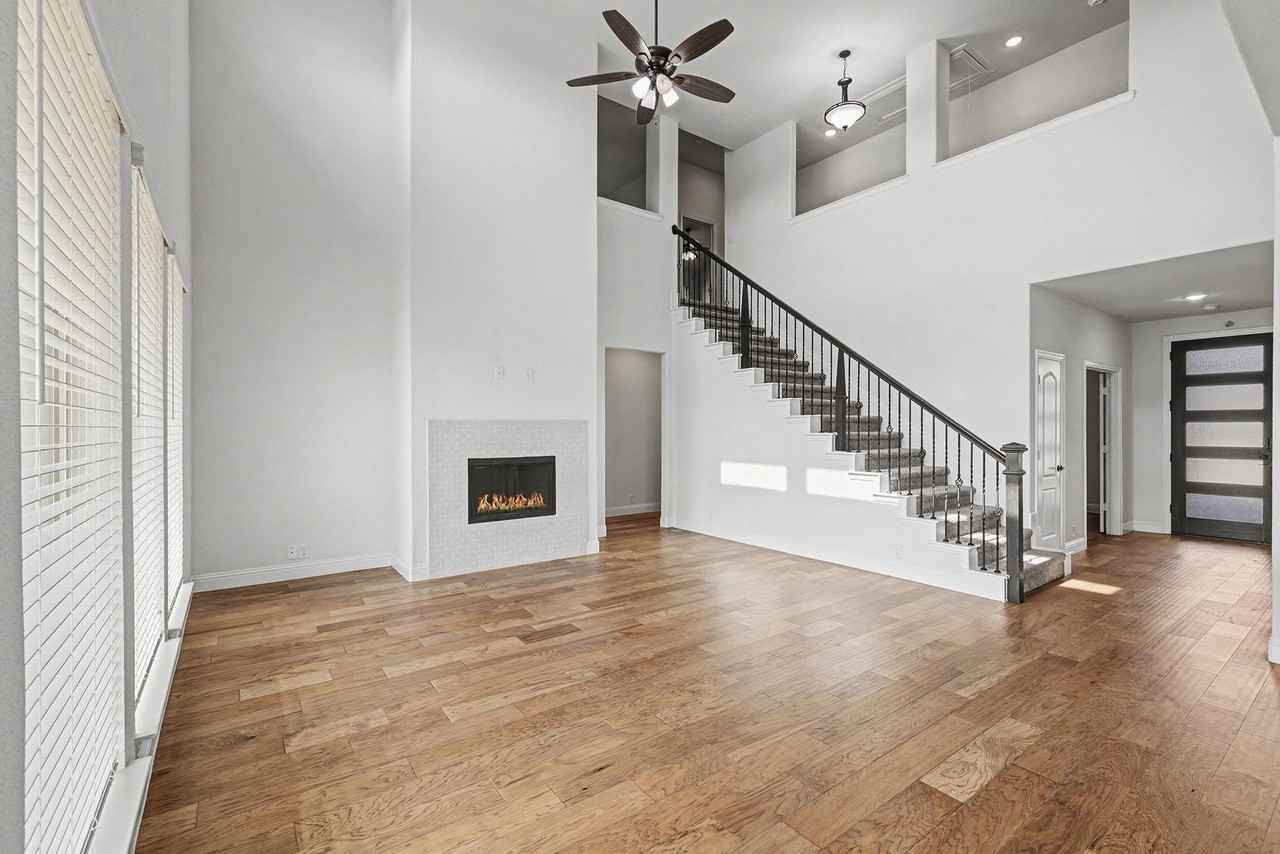 1080 Canuela Way - Photo 3 of 40