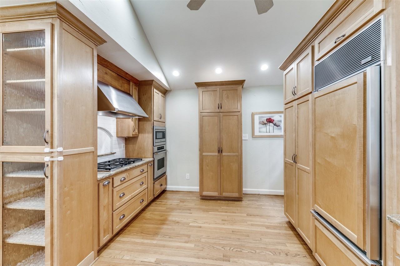 2901 Amherst Ave - Photo 7 of 15