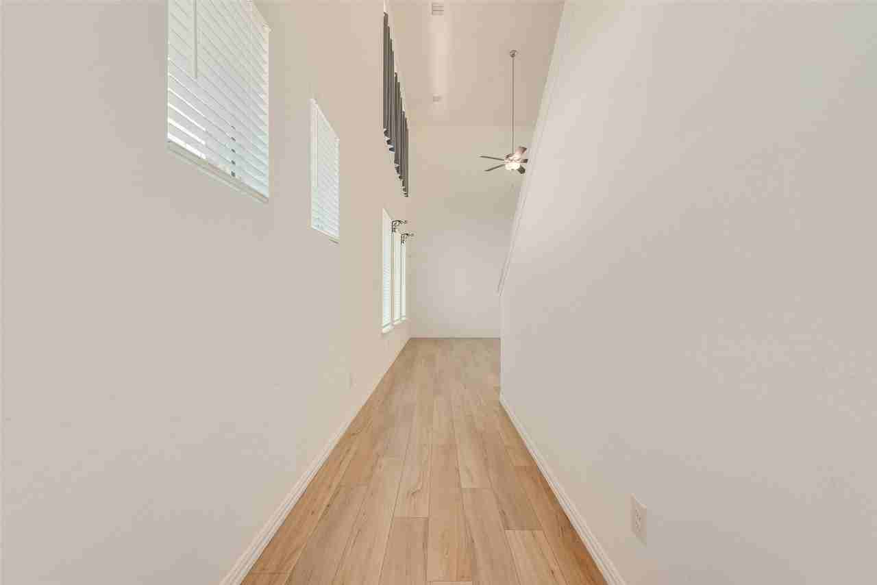 3750 Honey Daisy Dr - Photo 2 of 33