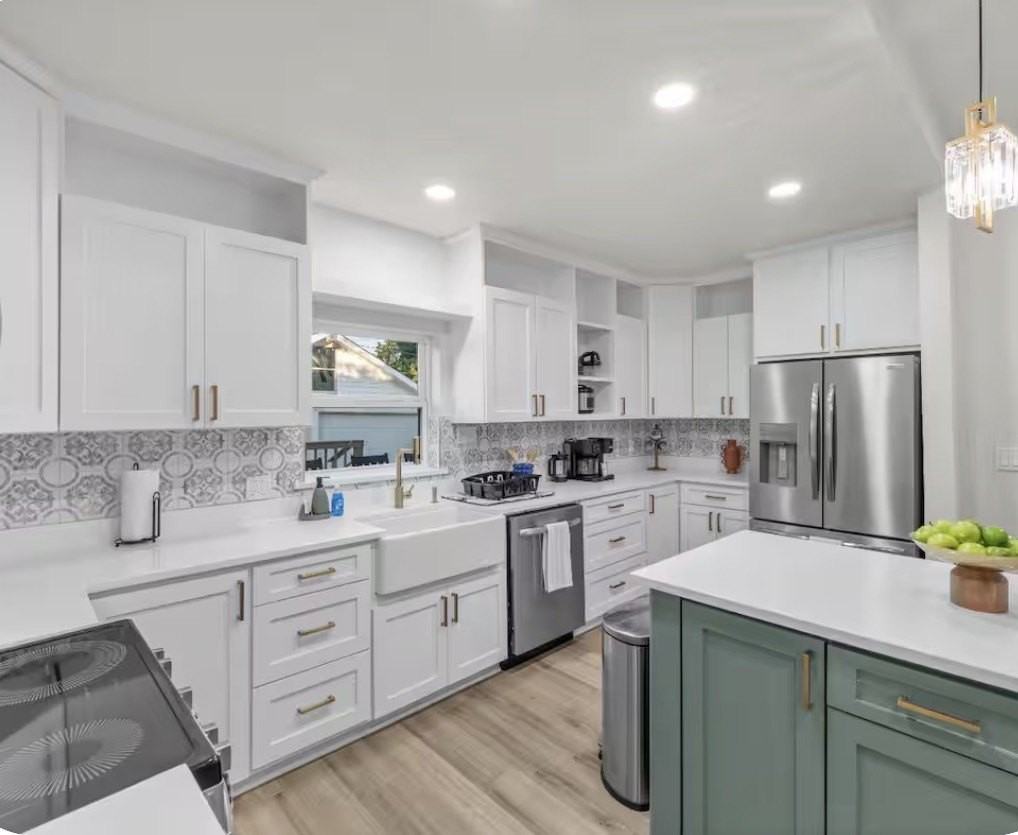 1143 Kings Hwy - Photo 2 of 25