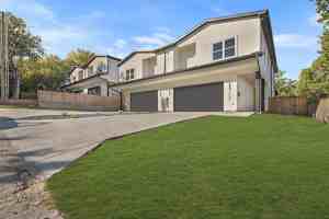 featured image of 2005 Hearne Ave