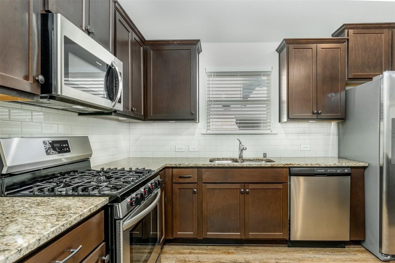 716 Bluebird Way - Photo 5 of 25