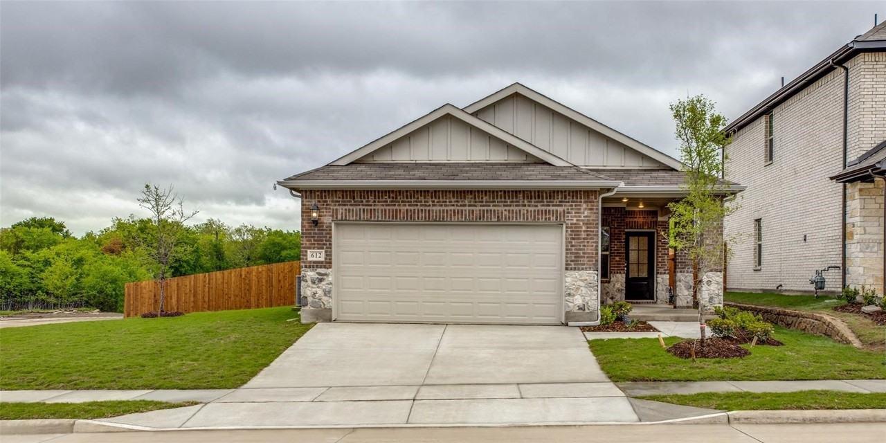 612 Mckenna Dr - Photo 2 of 15