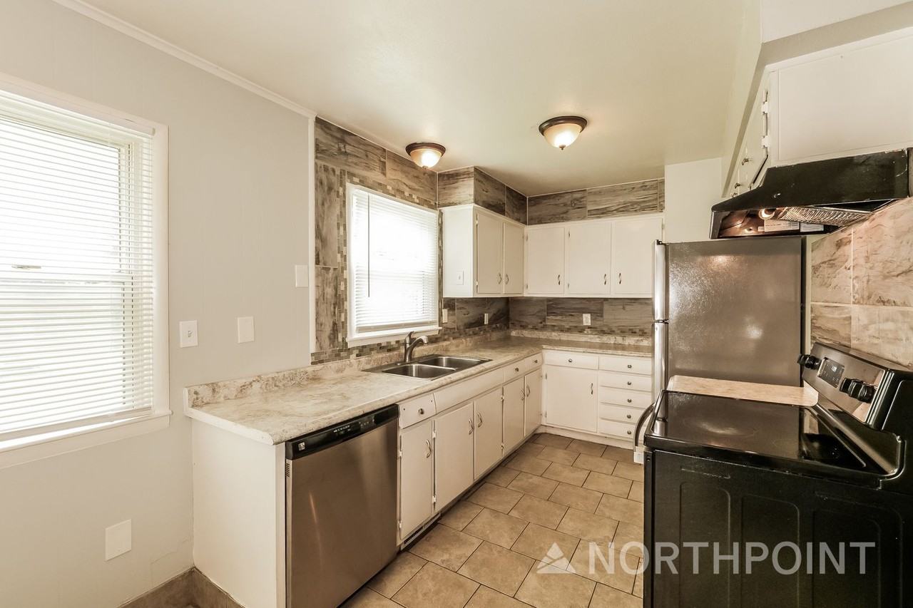 3407 N Pleasant St - Photo 7 of 16