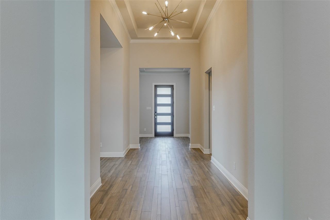 708 Blueberry Way - Photo 6 of 31