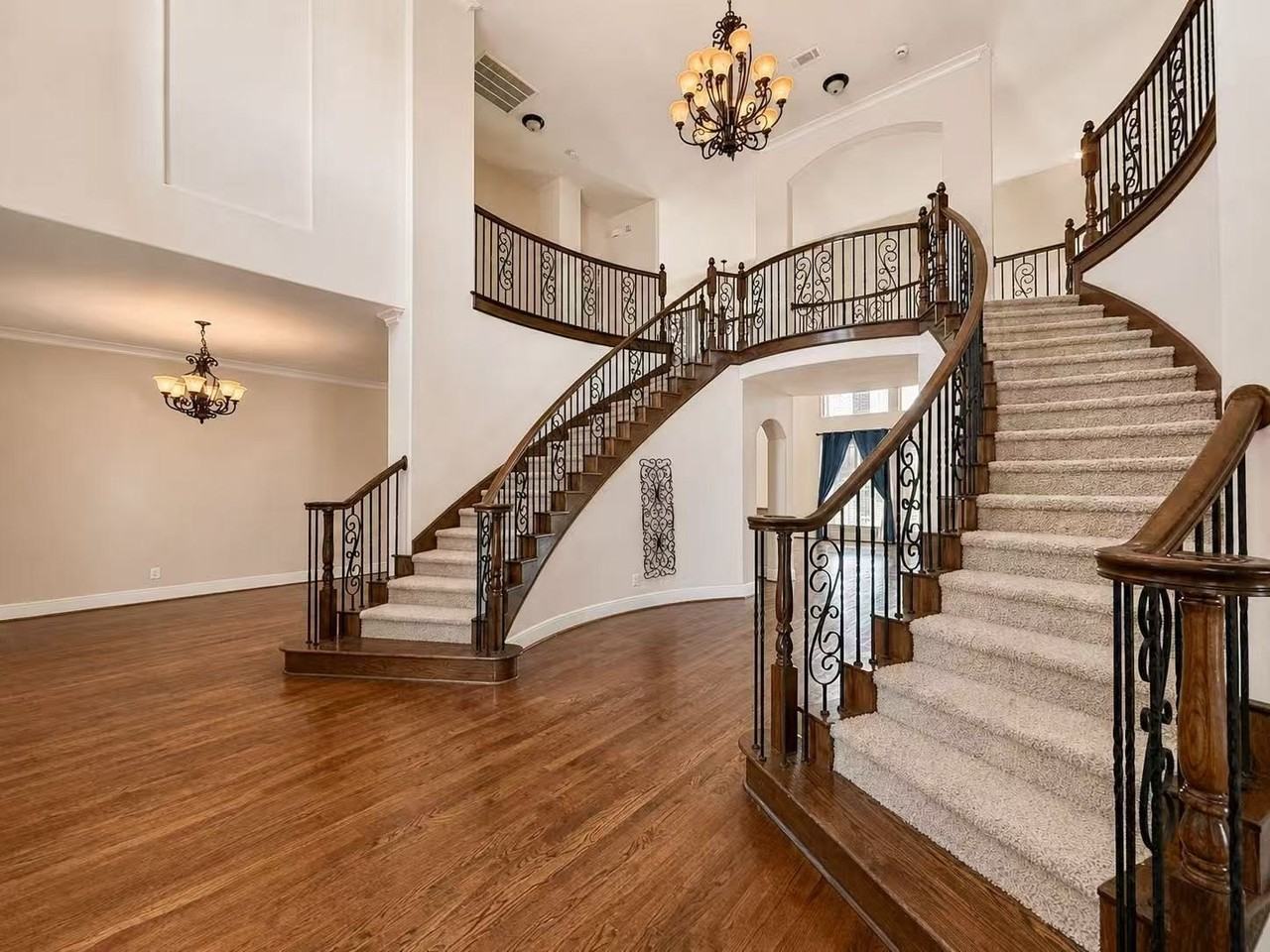 7304 Meadow Glen Dr - Photo 3 of 40