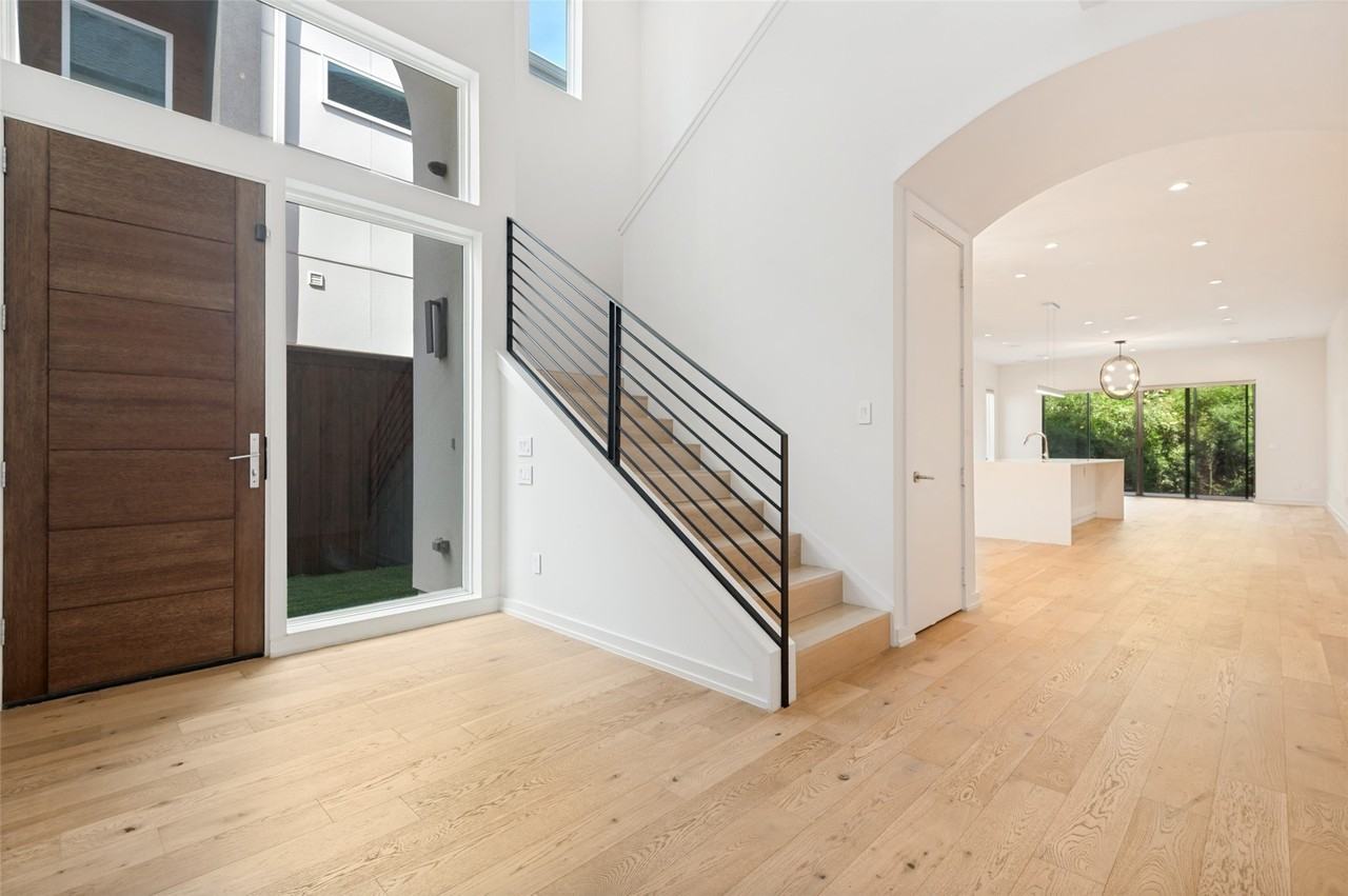 4719 Belmont Ave - Photo 3 of 20