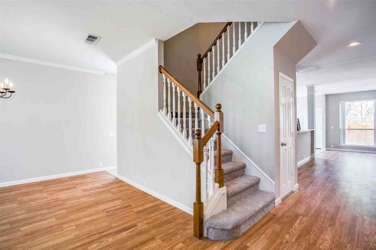 449 Sausalito Dr - Photo 4 of 12