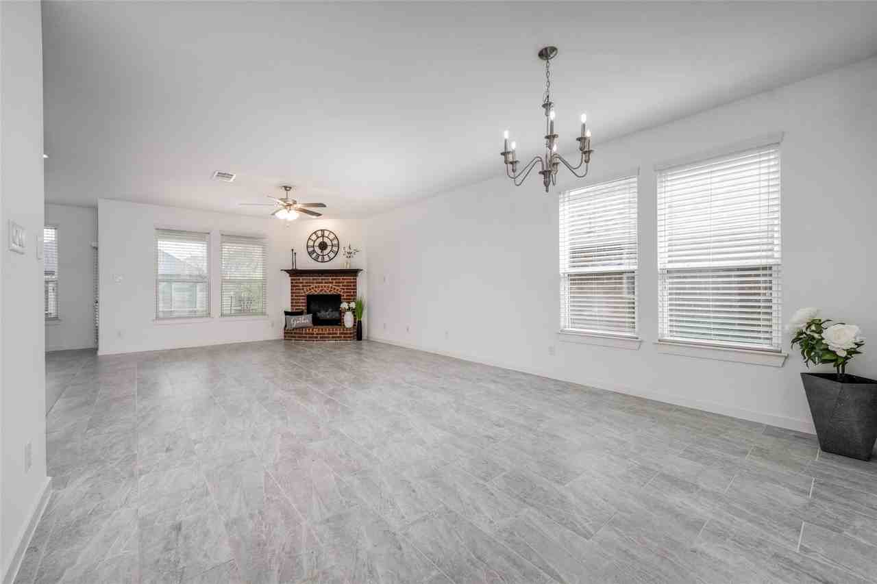 1728 Heron Way - Photo 6 of 34