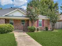 980 Meadow Cir S - Photo 1 of 1