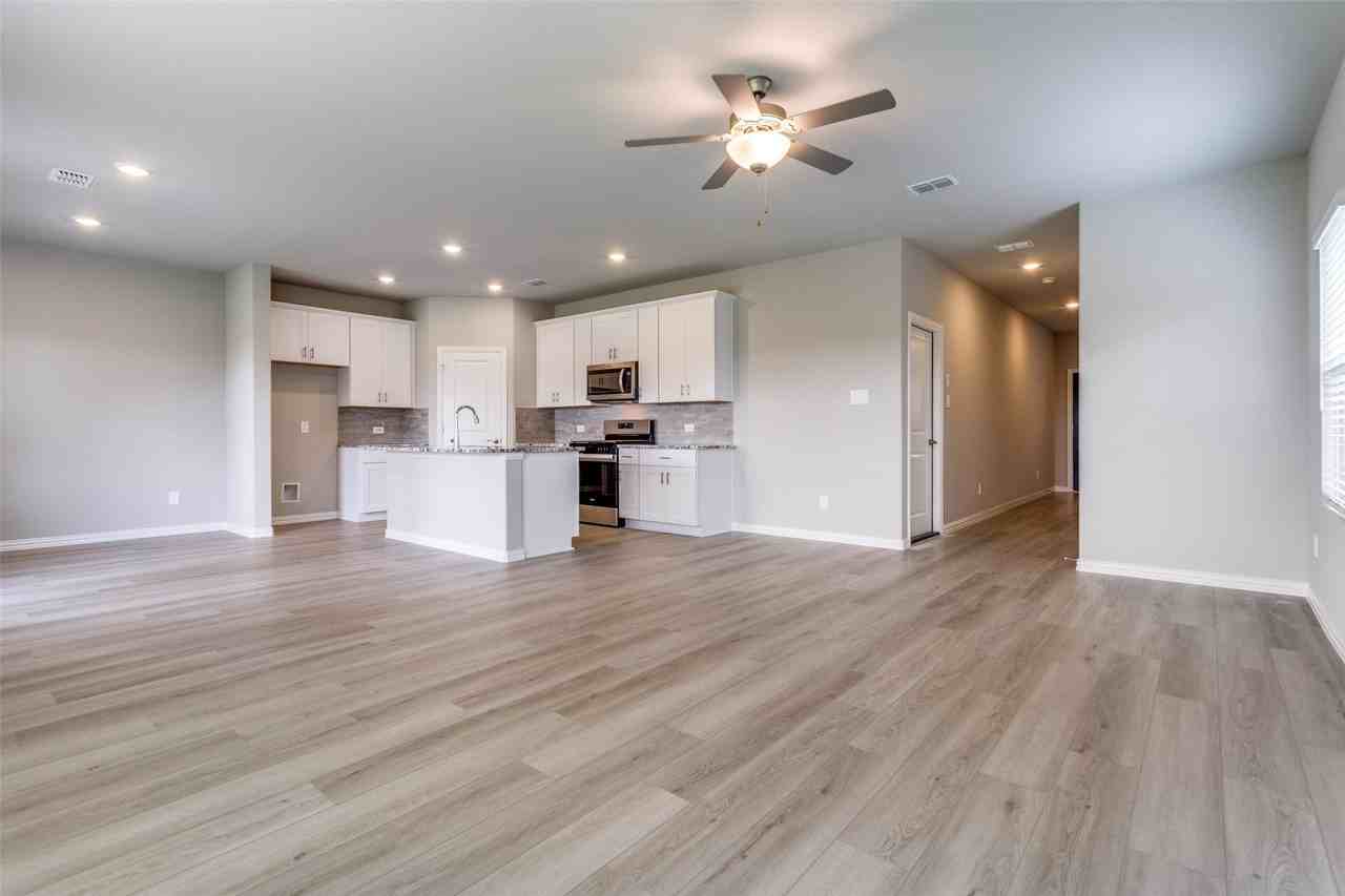 708 Mckenna Dr - Photo 2 of 12
