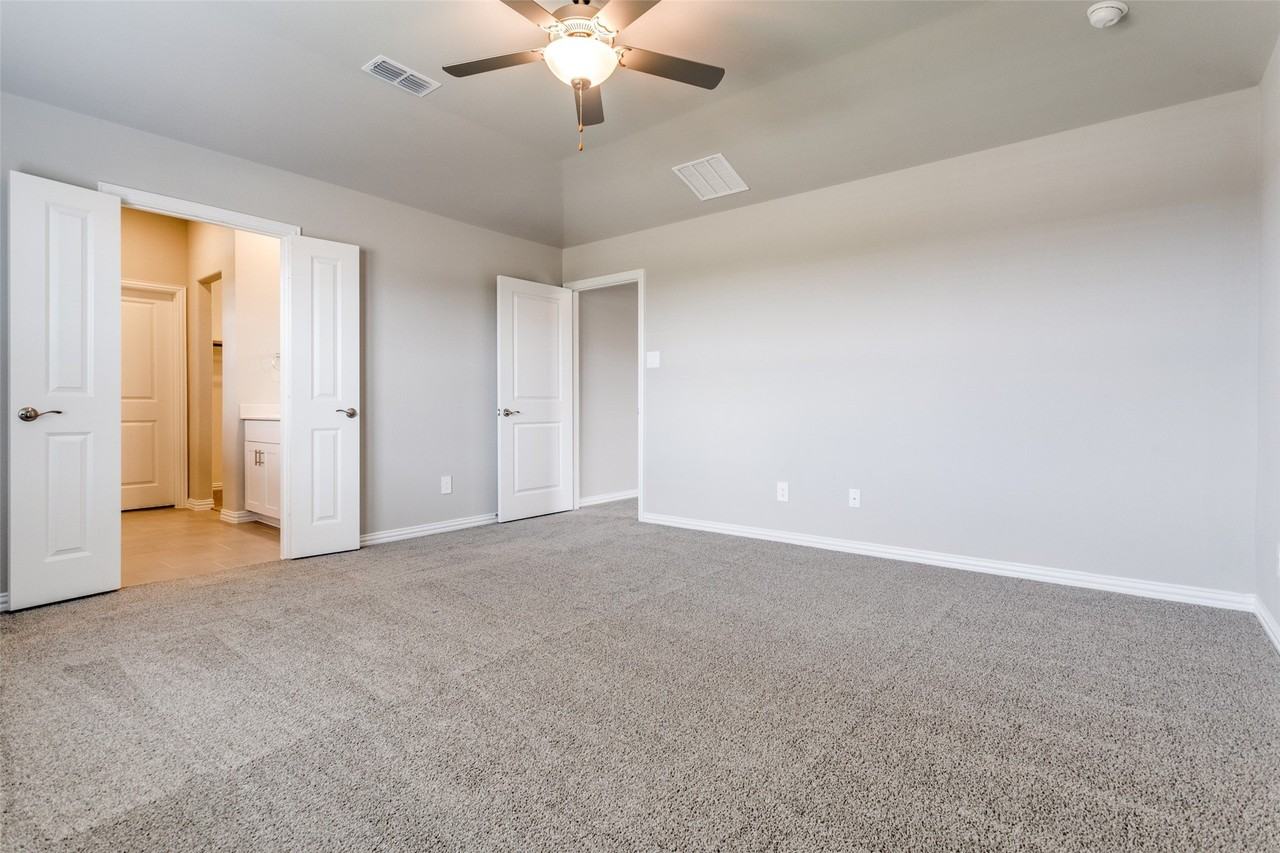 708 Mckenna Dr - Photo 7 of 12