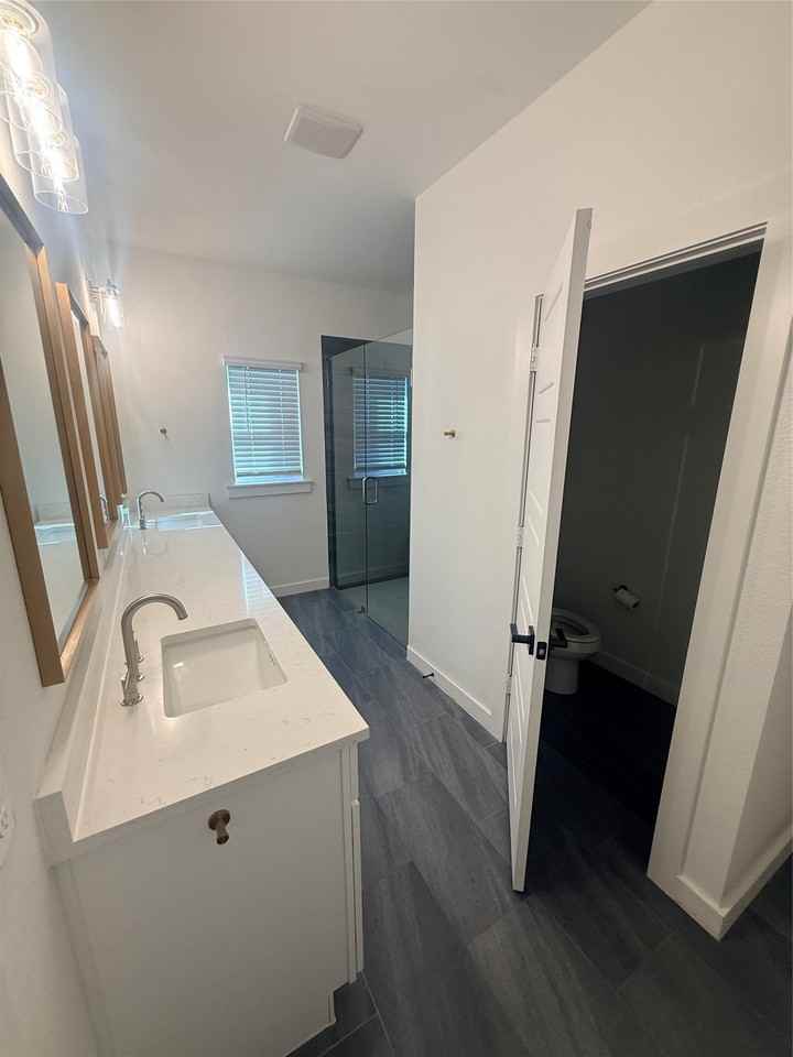 309 W Cedar St - Photo 3 of 15