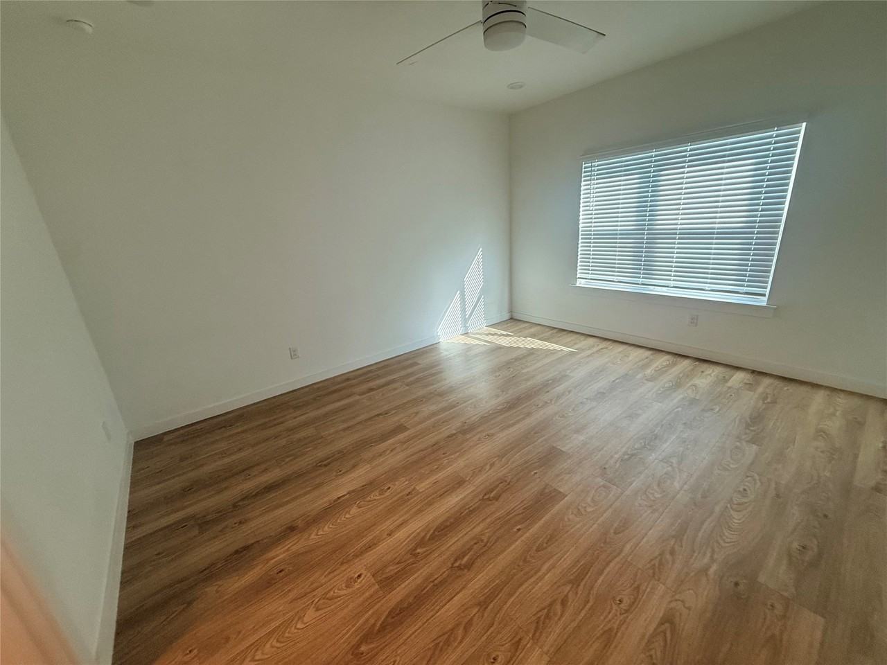 309 W Cedar St - Photo 5 of 15