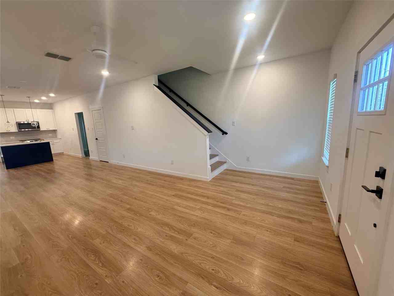 309 W Cedar St - Photo 7 of 15
