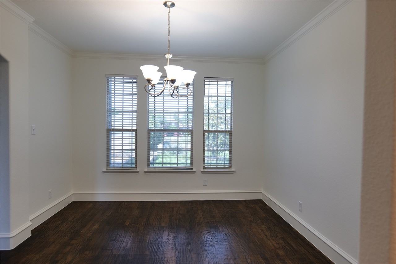 133 Meadow Crest Dr - Photo 3 of 16