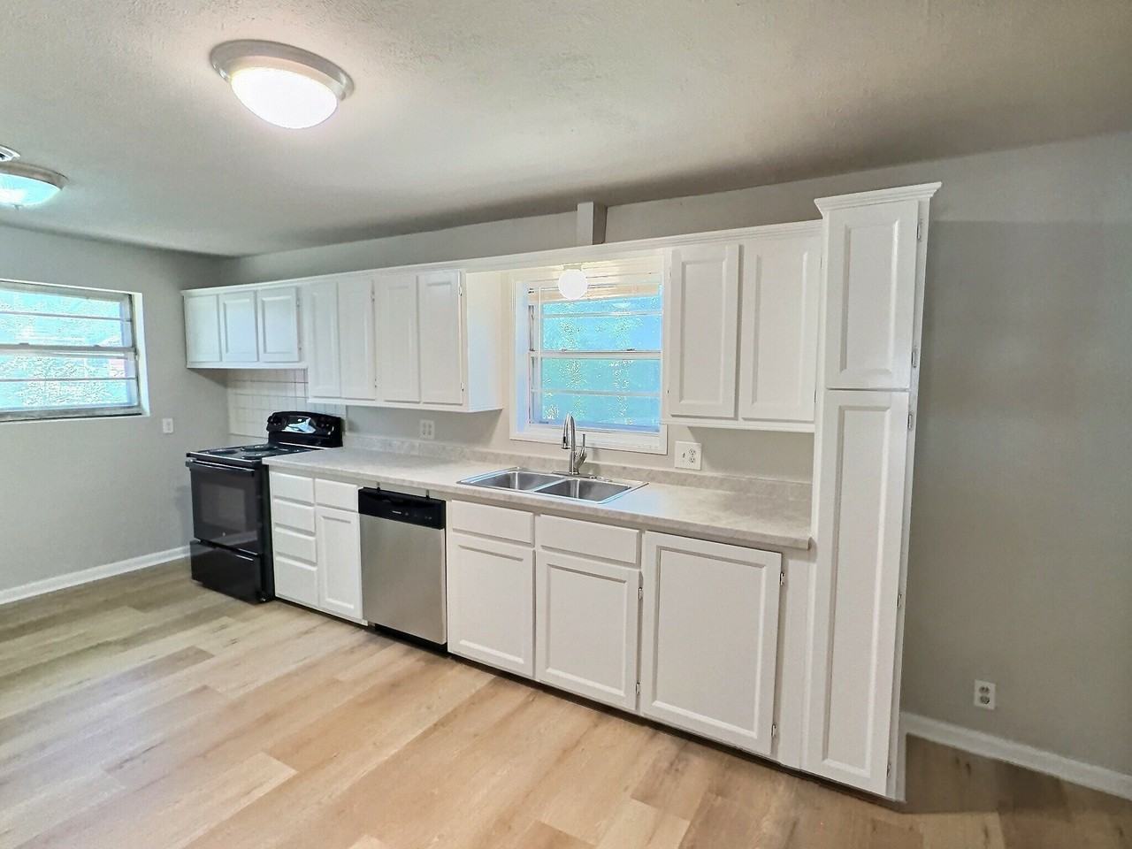 111 Doris Dr - Photo 6 of 23