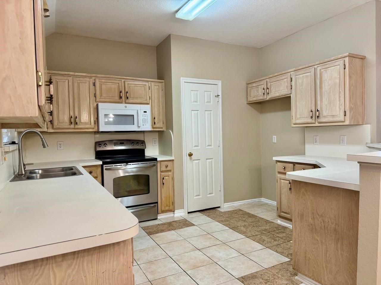 2151 Arbor Creek Dr - Photo 6 of 22