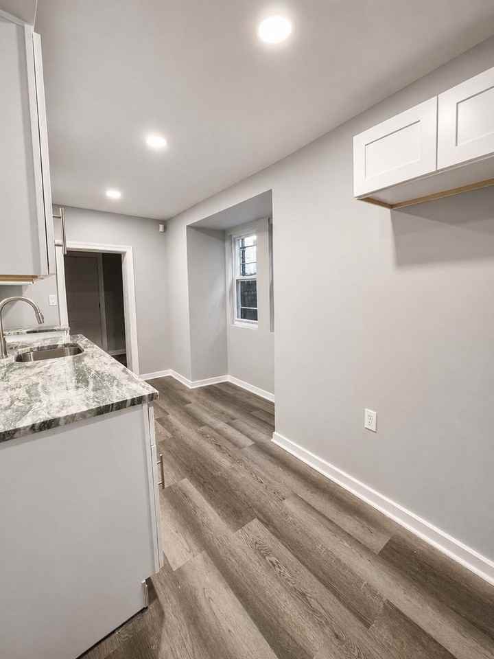 2537 N Water St - Photo 4 of 13
