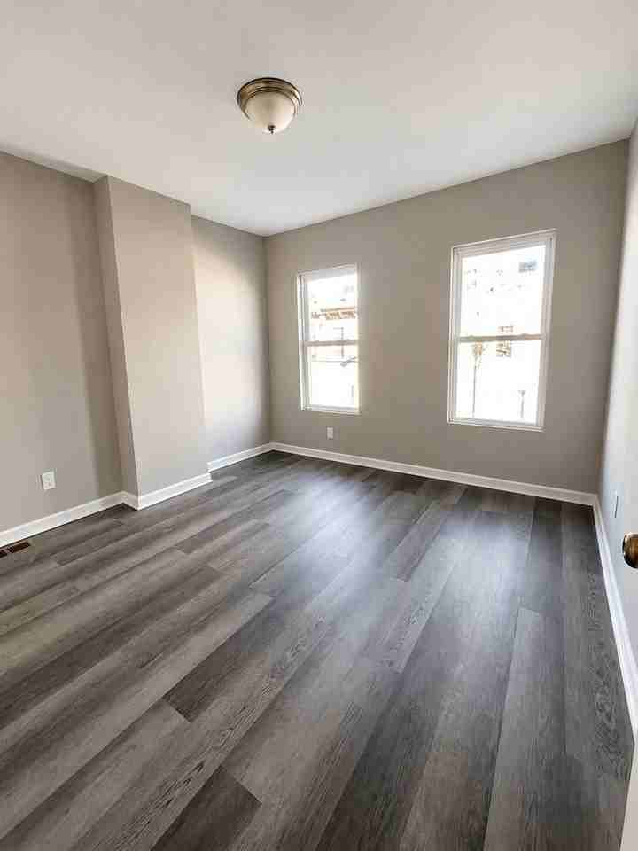 2537 N Water St - Photo 6 of 13