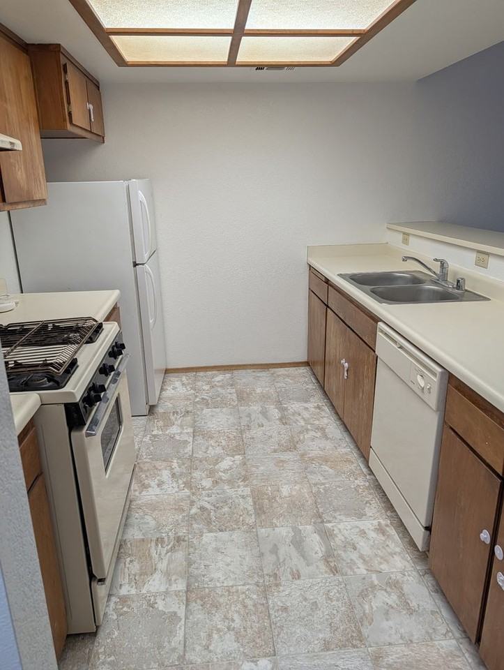 2343 Ferry St - Photo 2 of 12