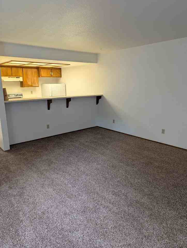 2343 Ferry St - Photo 4 of 12