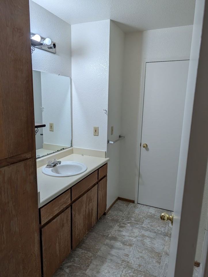 2343 Ferry St - Photo 5 of 12